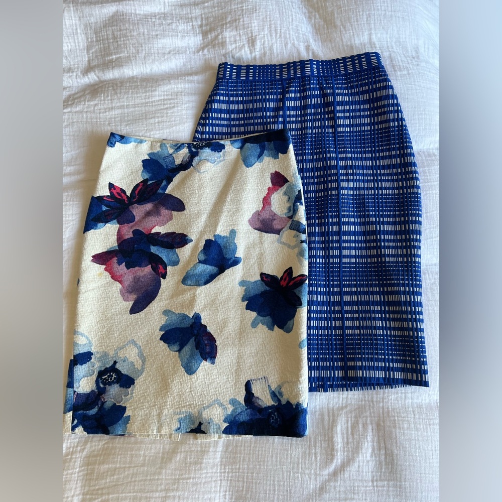 Banana Republic Pencil Skirt Bundle, blue. Size 2